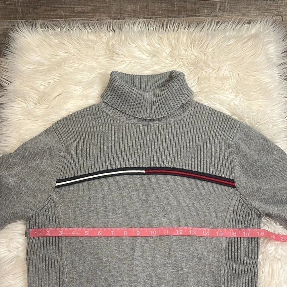 Tommy Hilfiger cotton turtleneck sweater with embroidered detail L